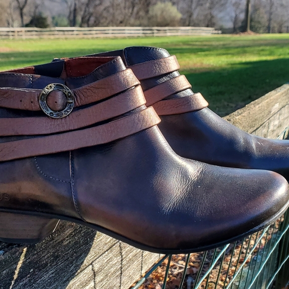 Taos leather booties, chocolate, size 7 - Picture 2 of 4